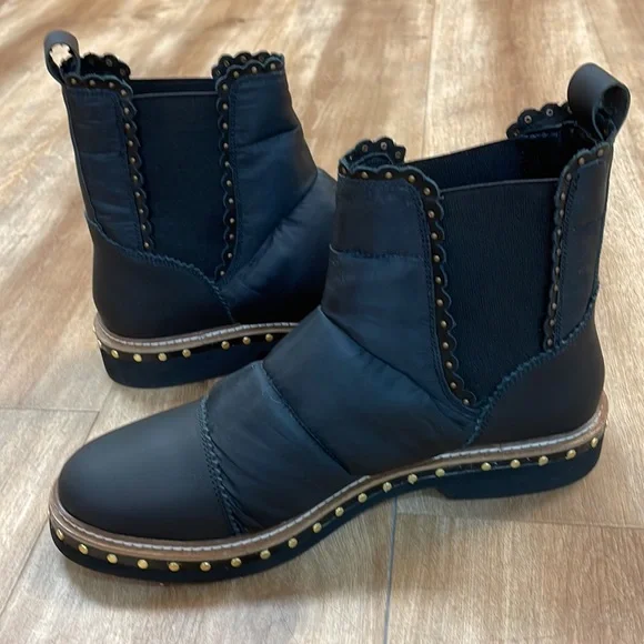 New Women’s Free People Atlas Puffer Chelsea Boots!!🔥🔥🔥